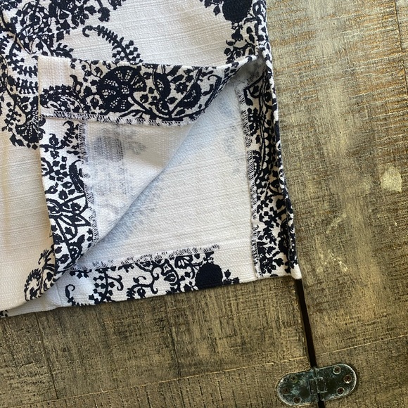 Black & White Printed Pencil Skirt - Picture 3 of 5